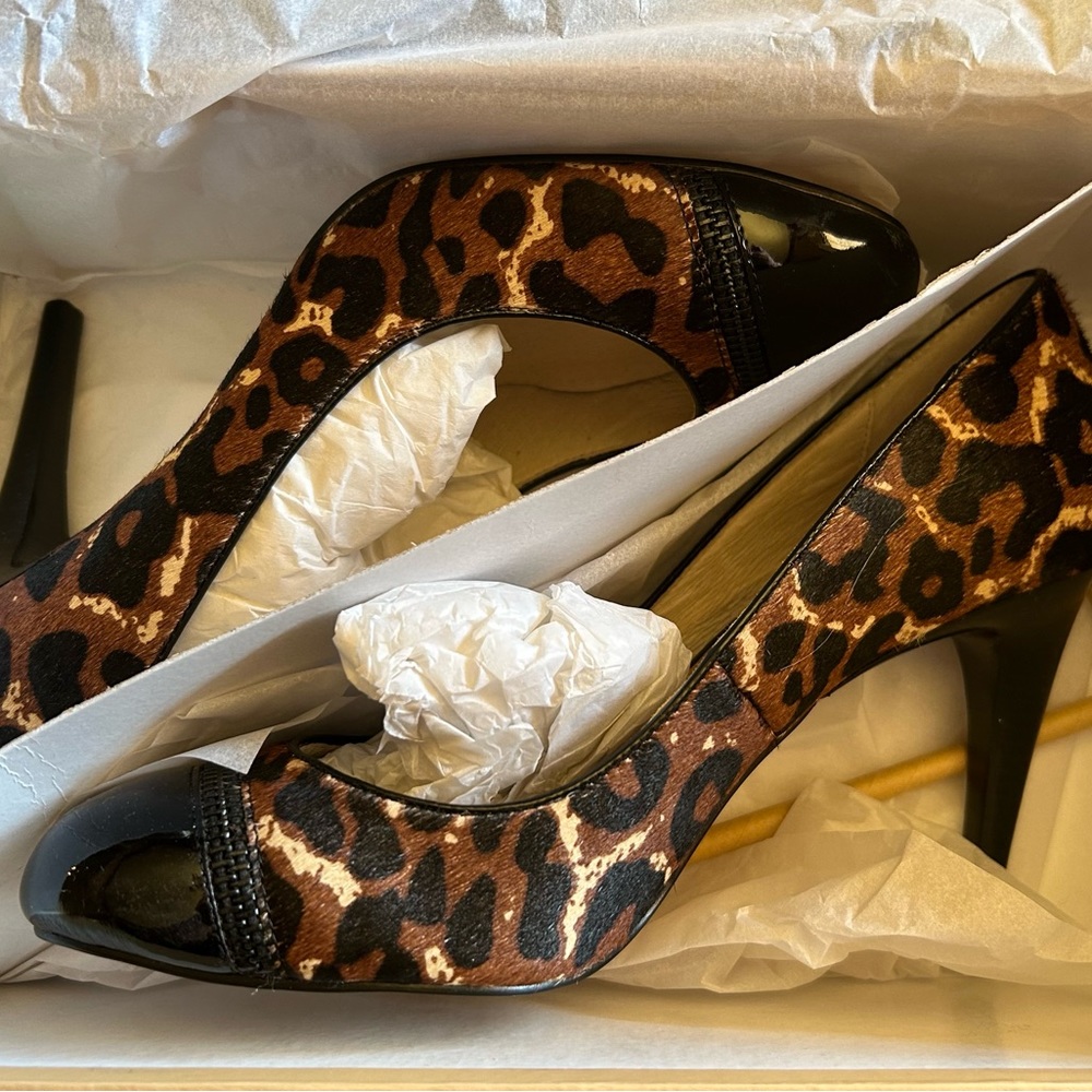 Michael Kors Cynthia Pump printed haircalf. Color: Cheetah NTRL. Size 7 1/2.